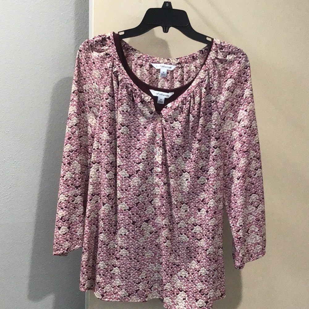 Floral two piece blouse.
